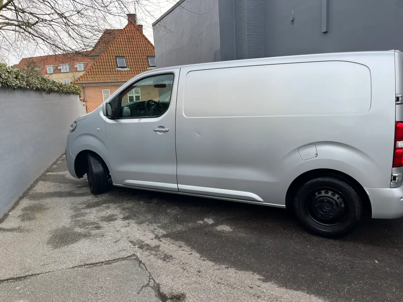 Billede 2 - Varebil med moms