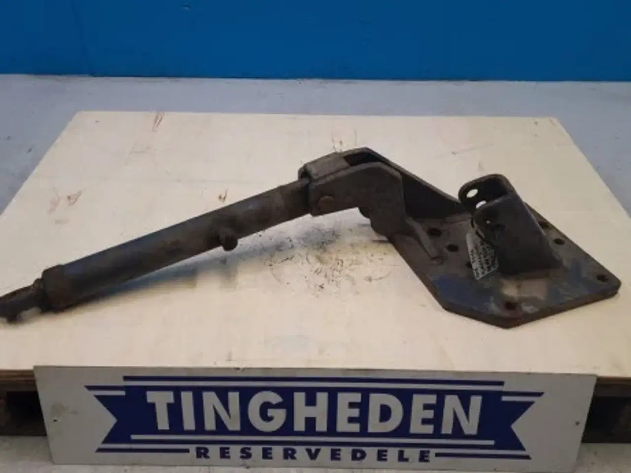 Billede 1 - Ford 7740 Hjælpcylinder F0NNB601AB