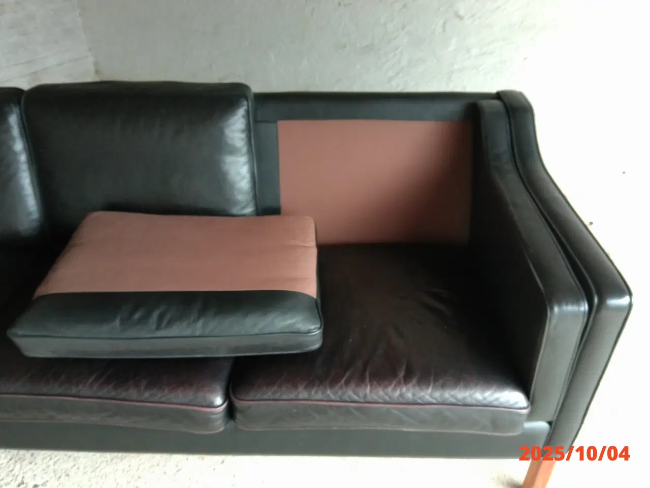 Billede 4 - Klasisk sort lædersofa