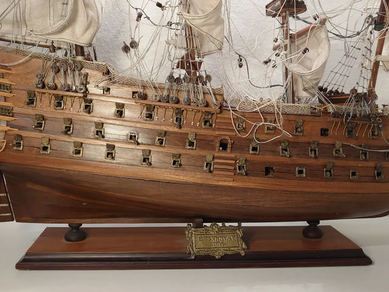 Billede 2 - Stort modelskib "Victory år 1805" L70cm, H65cm.
