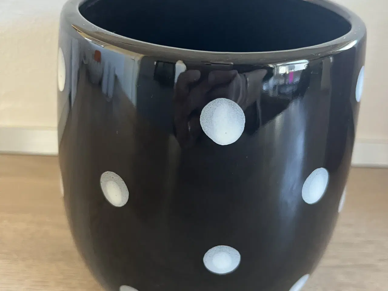 Billede 1 - Urtepotteskjuler.