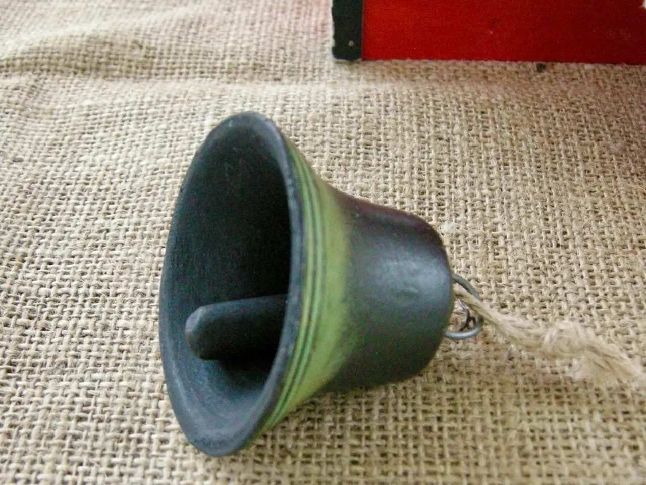 Billede 1 - Keramik juleklokke, Gammel juleklokke, Klokke, Jul