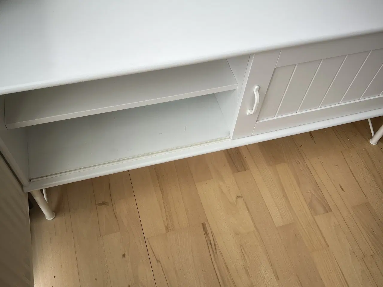 Billede 2 - Tv reol/ reol med skydelåge