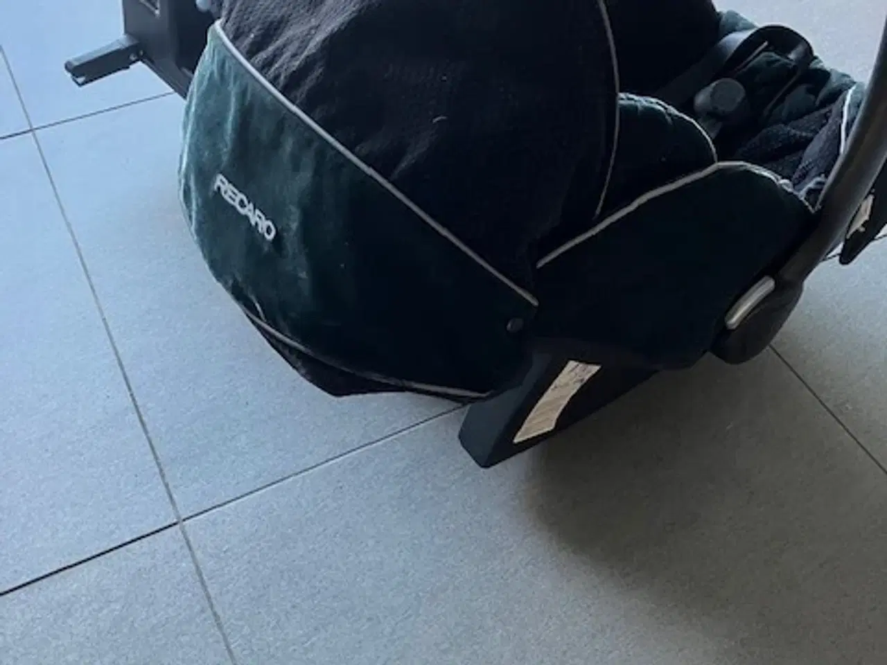 Billede 2 - Baby stol med isofix og løftebeslag 