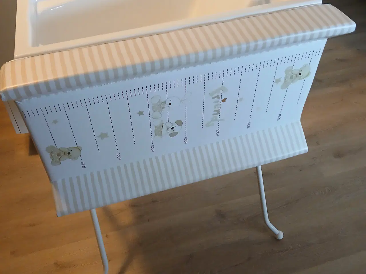 Billede 3 - puslebord med badekar 