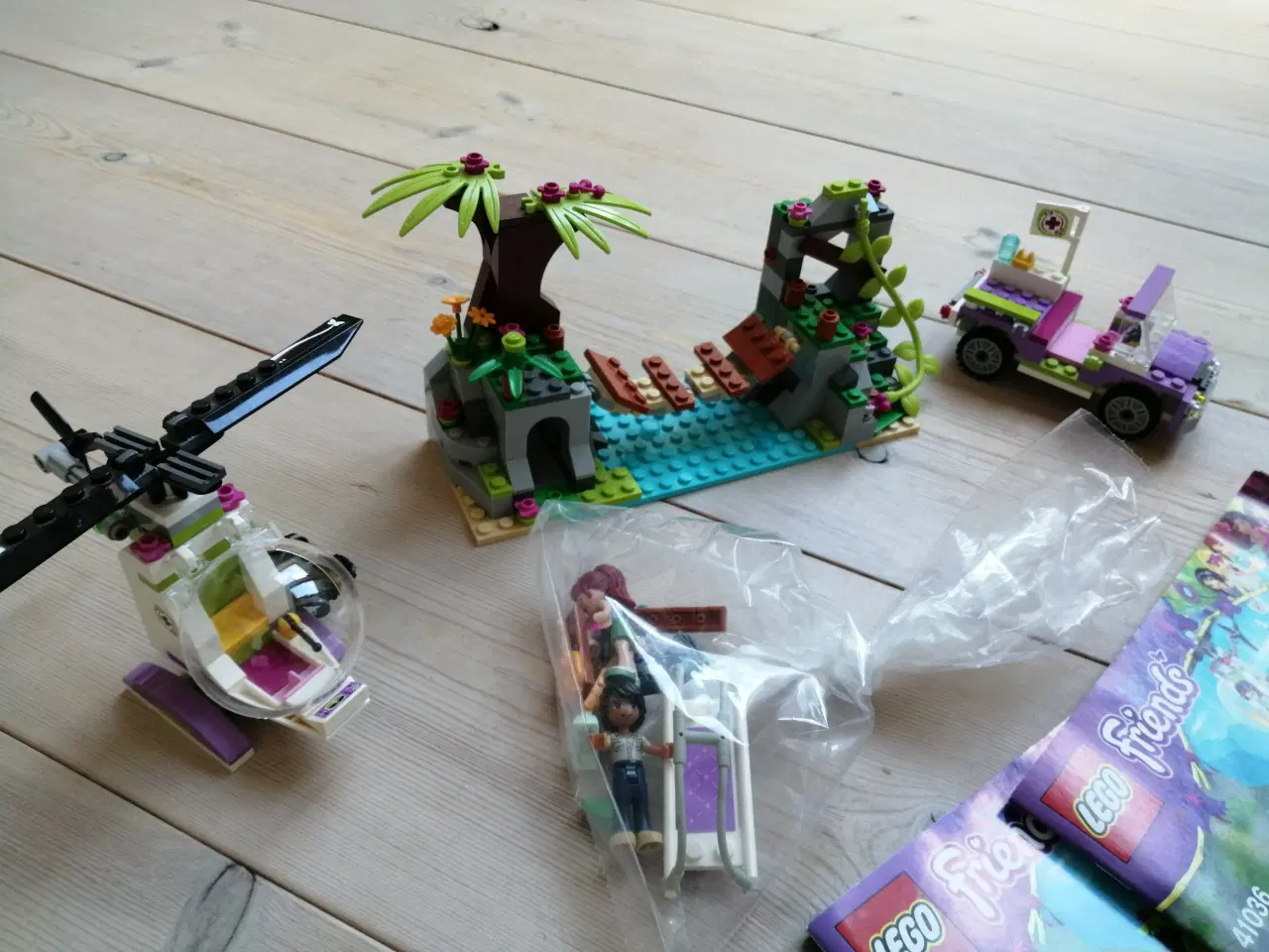 Billede 2 - Lego friends jungleborg m. bil/helikopter (41036)