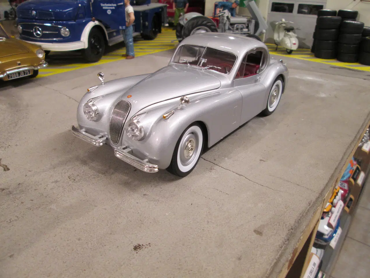 Billede 1 - Modelbil   Jaguar XK 120   Signature 1:18