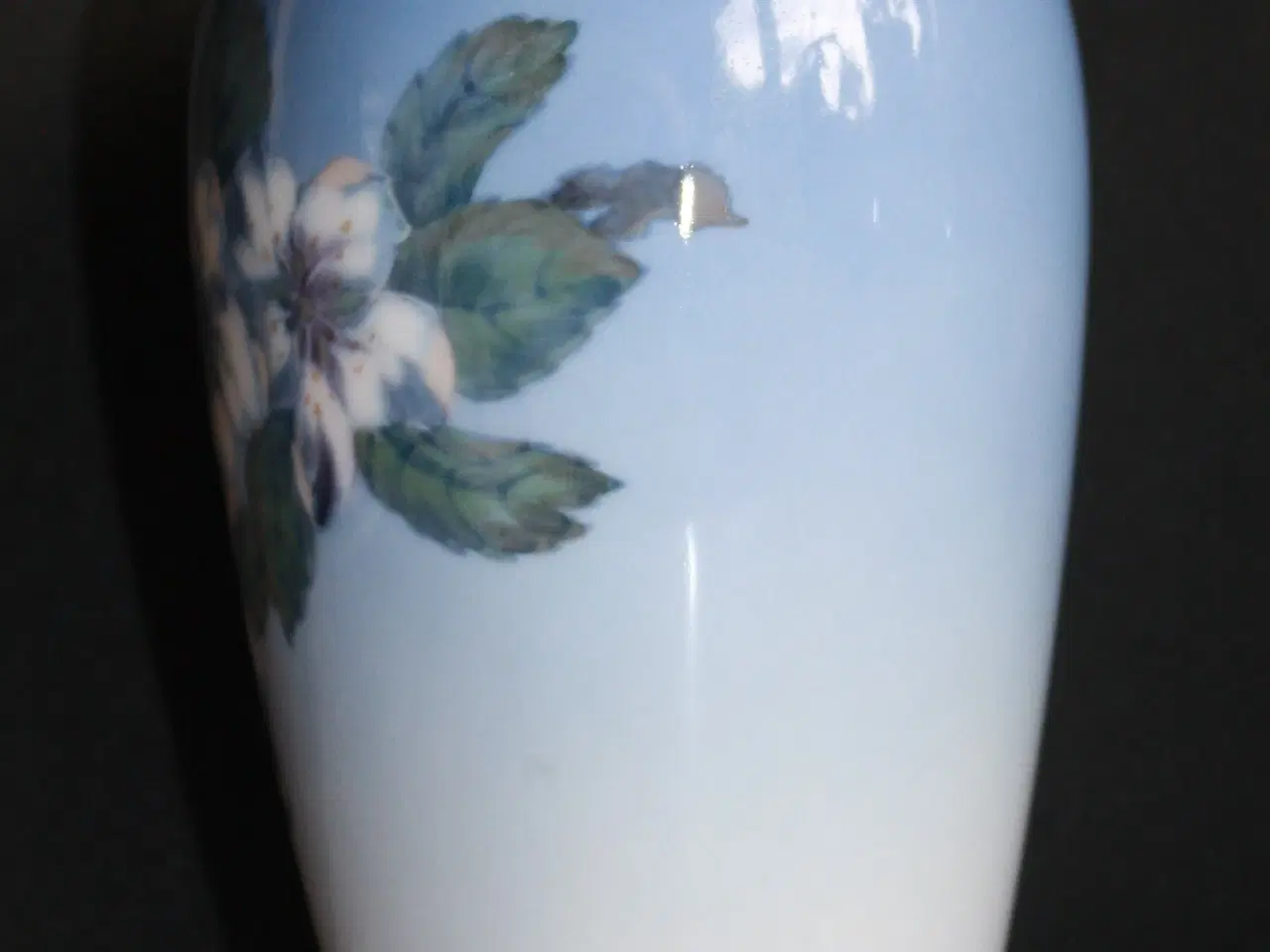 Billede 3 - Vase med Hvide blomster fra Lyngby