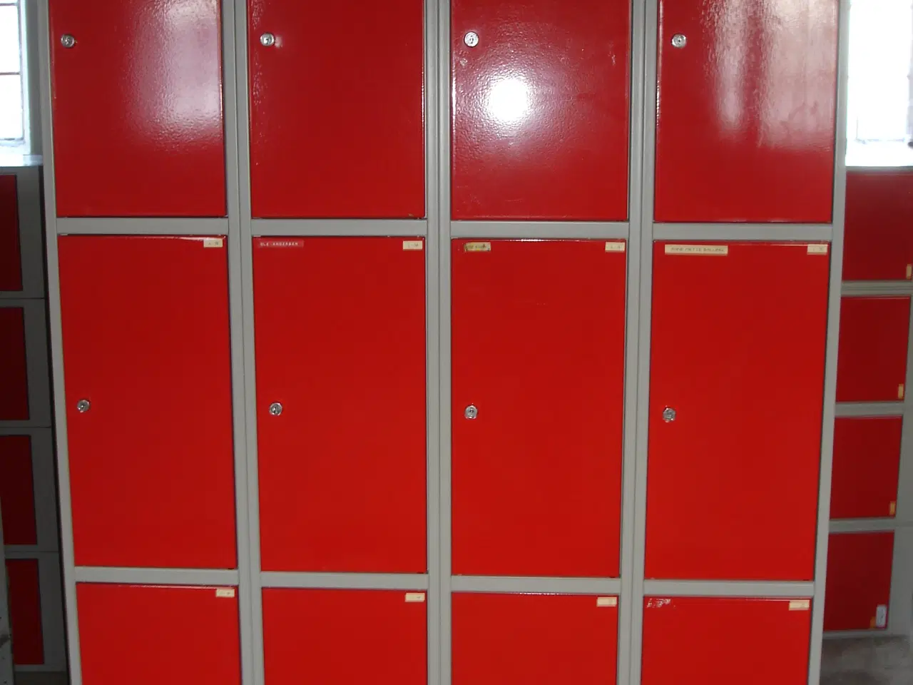 Billede 1 - Metal Depotskab 12 rum.