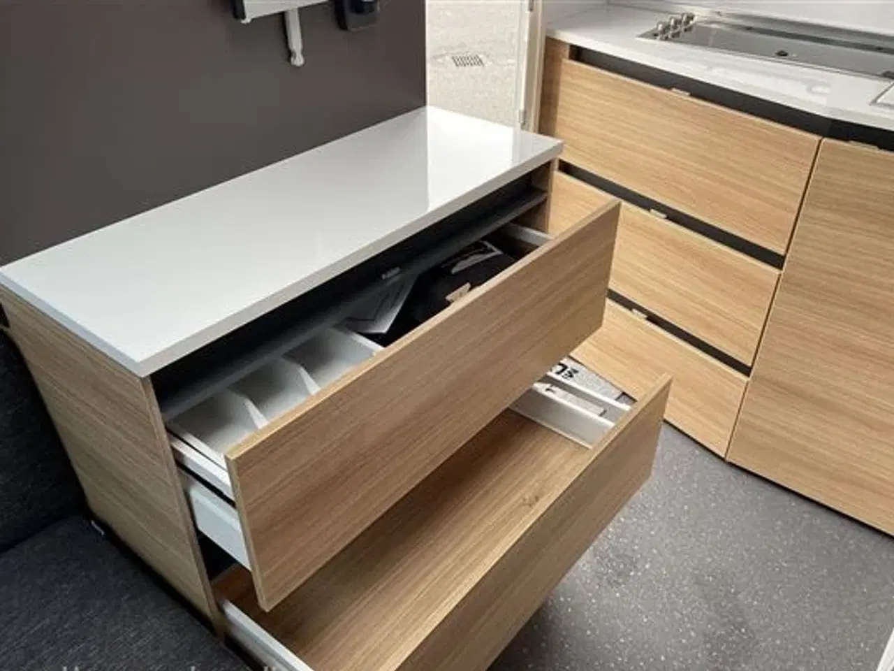 Billede 12 - Adria Action 391 LH m/ MOVER og Luftfortelt