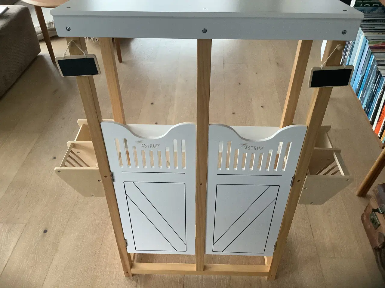 Billede 1 - Astrup stald til kæphest