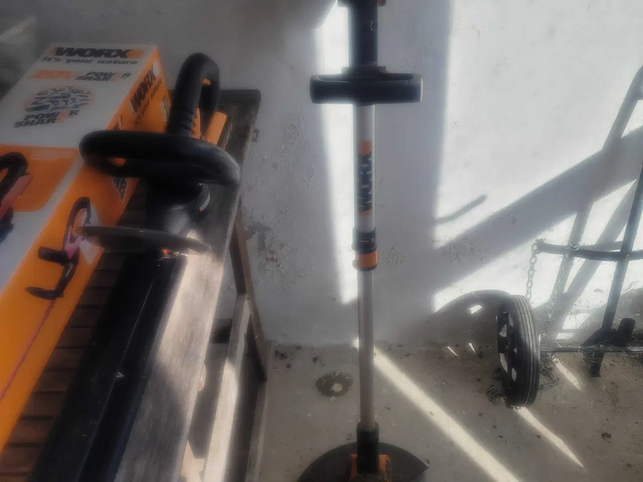 Billede 3 - Worx hækkeklipper og græstrimmer sæt batteridrevet