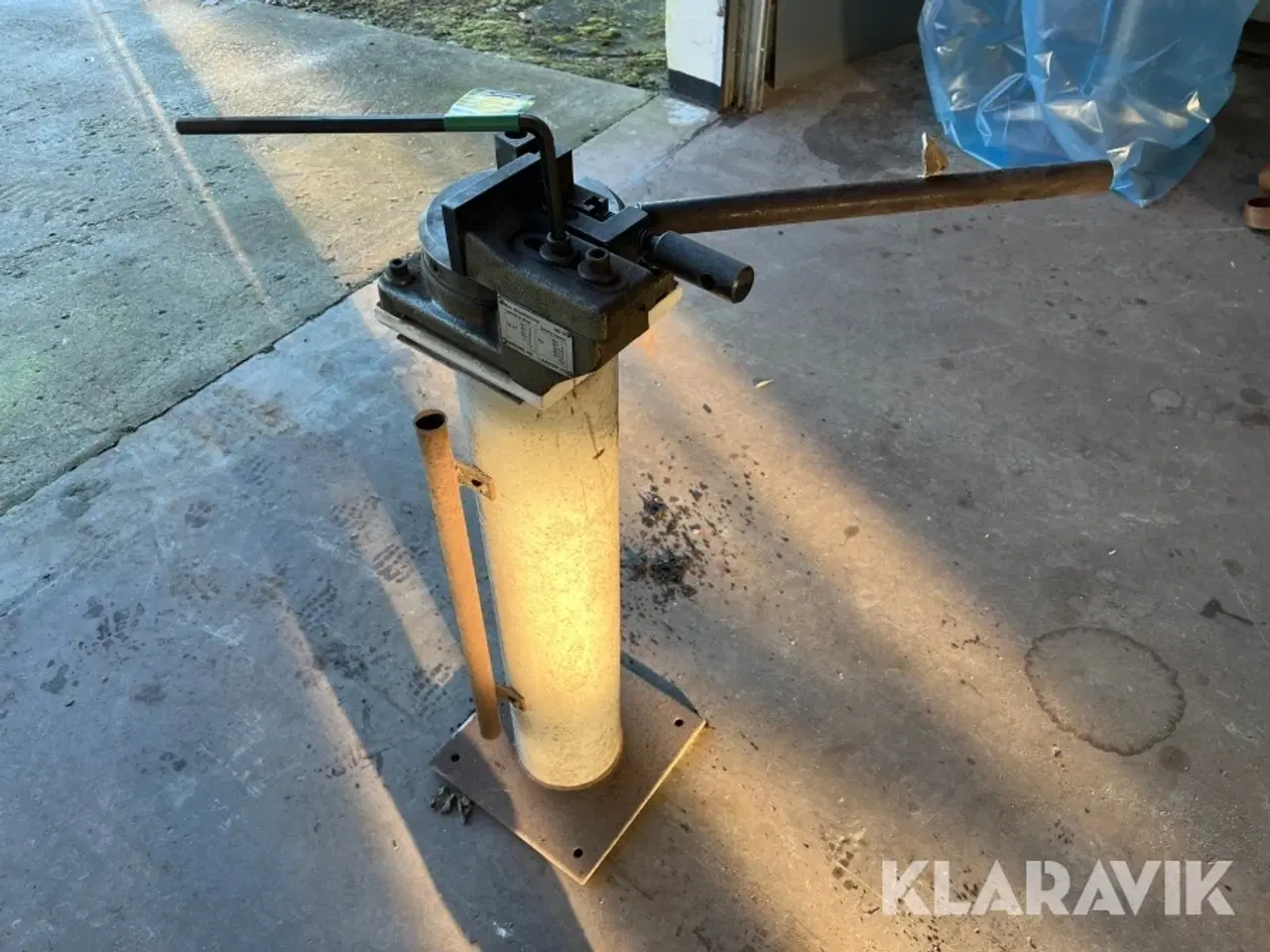 Billede 1 - Fladjernsbukker Gressel med stander