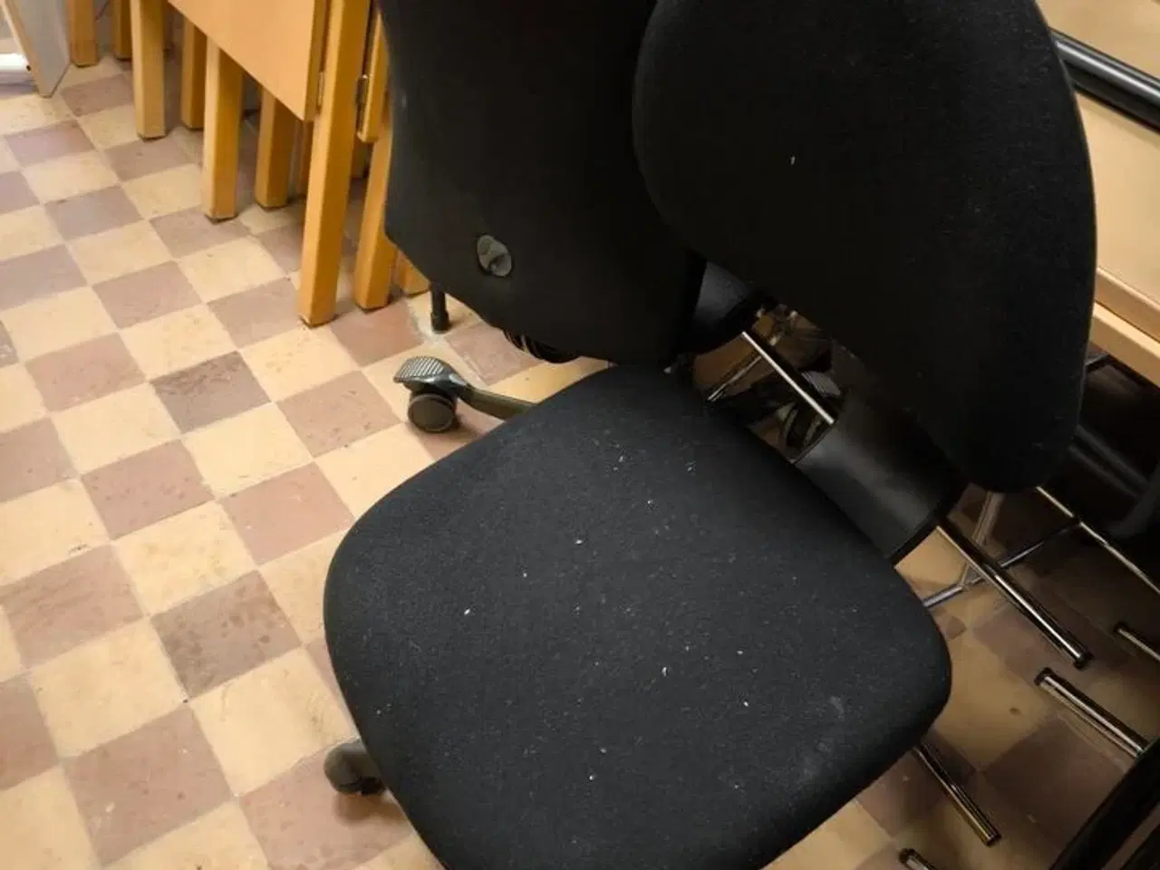 Billede 15 - Diverse borde, stole m.v.