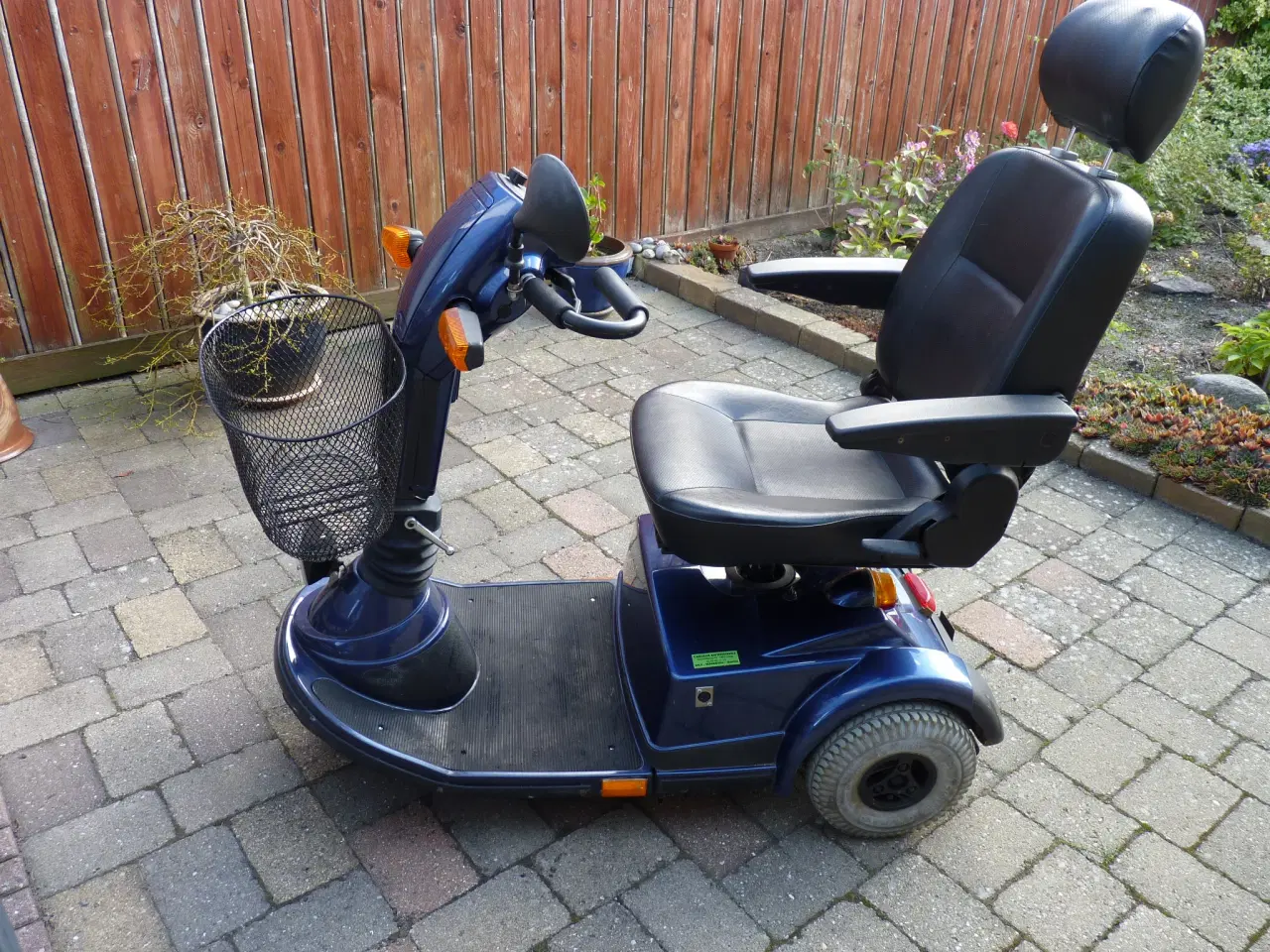Billede 2 - El Scooter på 3 hjul, velholdt med nye batterier. 
