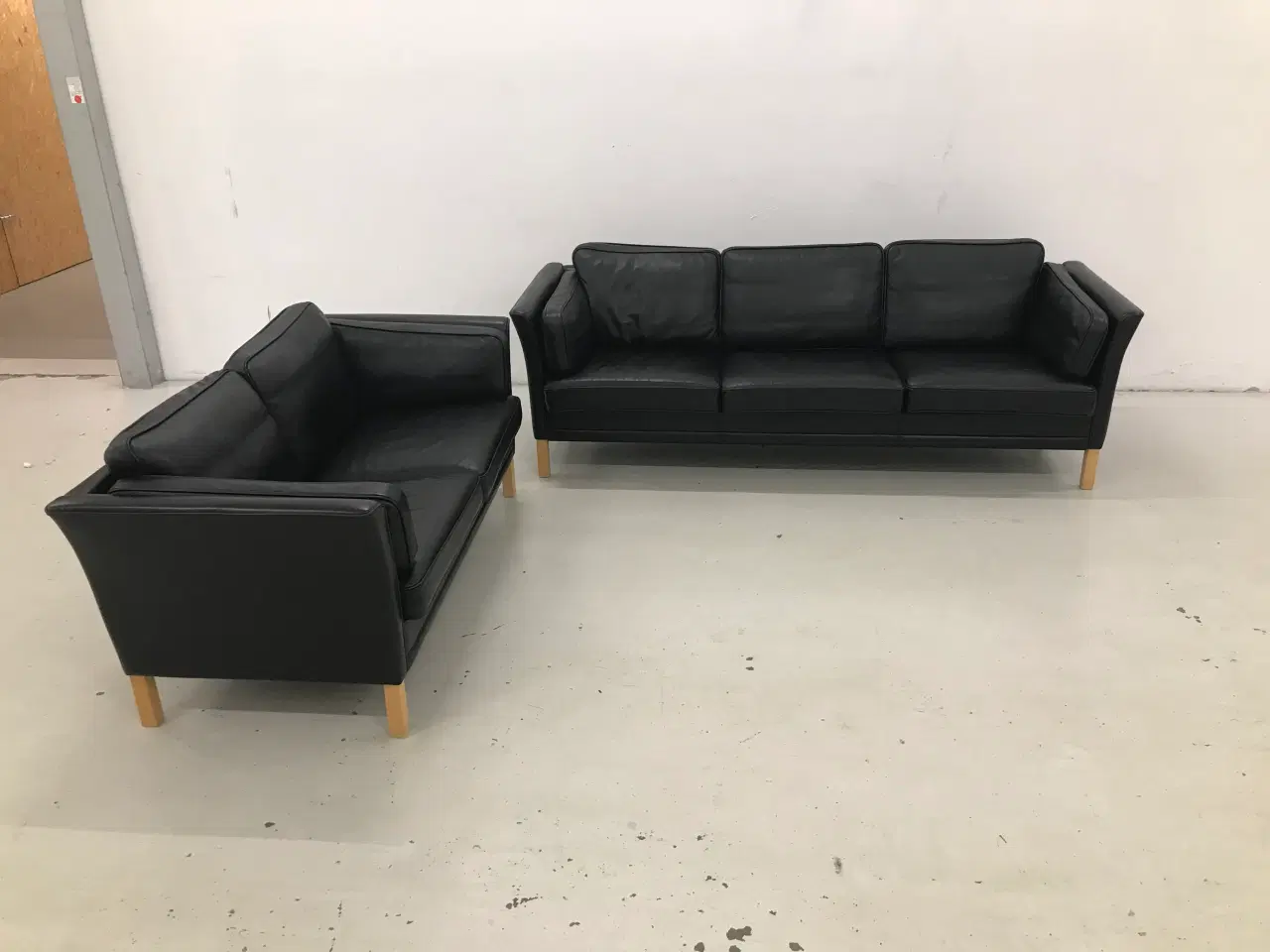 Billede 2 - Mogens Hansen MH2225 3+2 Pers.Sofaer i sort læder