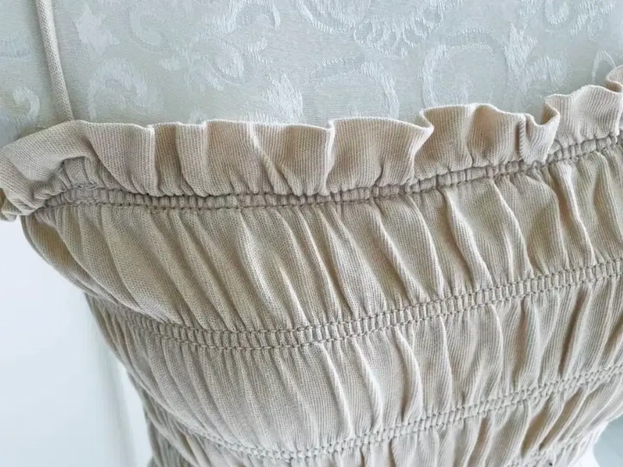Billede 2 - Kjole i lys beige 