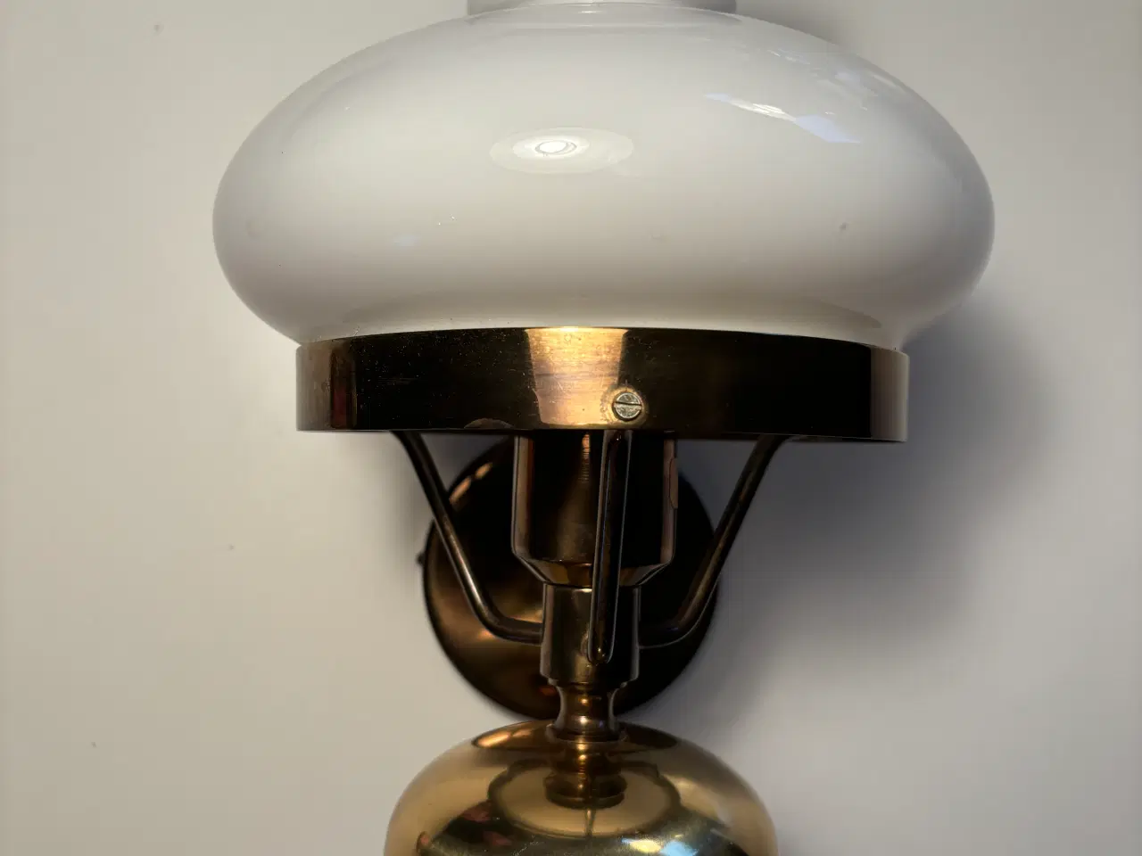 Billede 2 - Messing lampe med Holmegaard kuppel