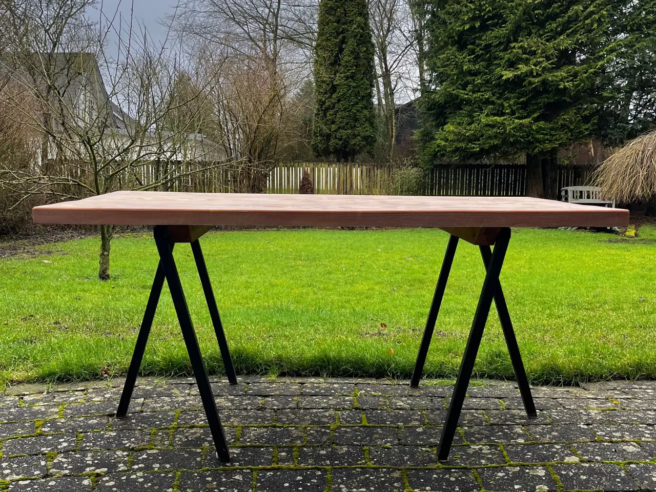 Billede 3 - Plankebord lavet af godt håndværk 