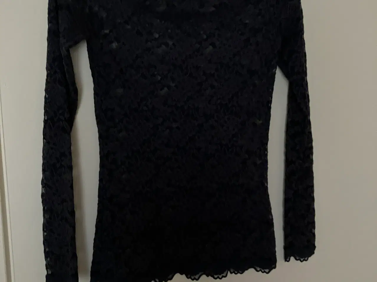 Billede 1 - Bluse fra Rosemunde i blonde 50% bomuld, 44% polya