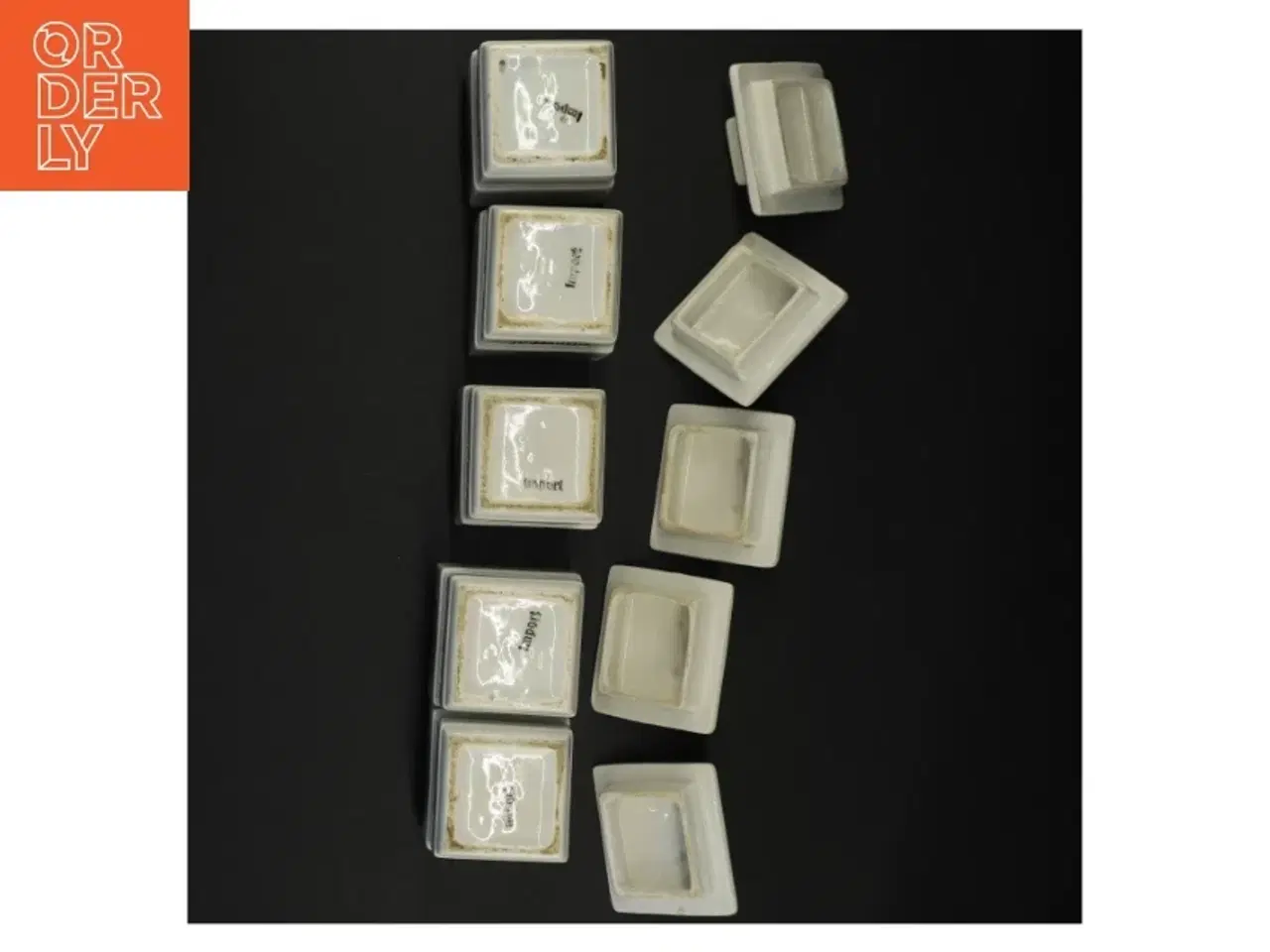 Billede 9 - Porcelæn krydderiglas (str.15 x 9,5 cm og 8 x 5,5 cm)