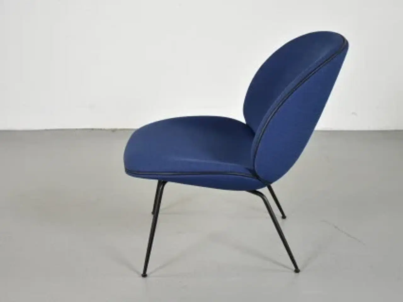 Billede 2 - Gubi beetle loungestol i blå