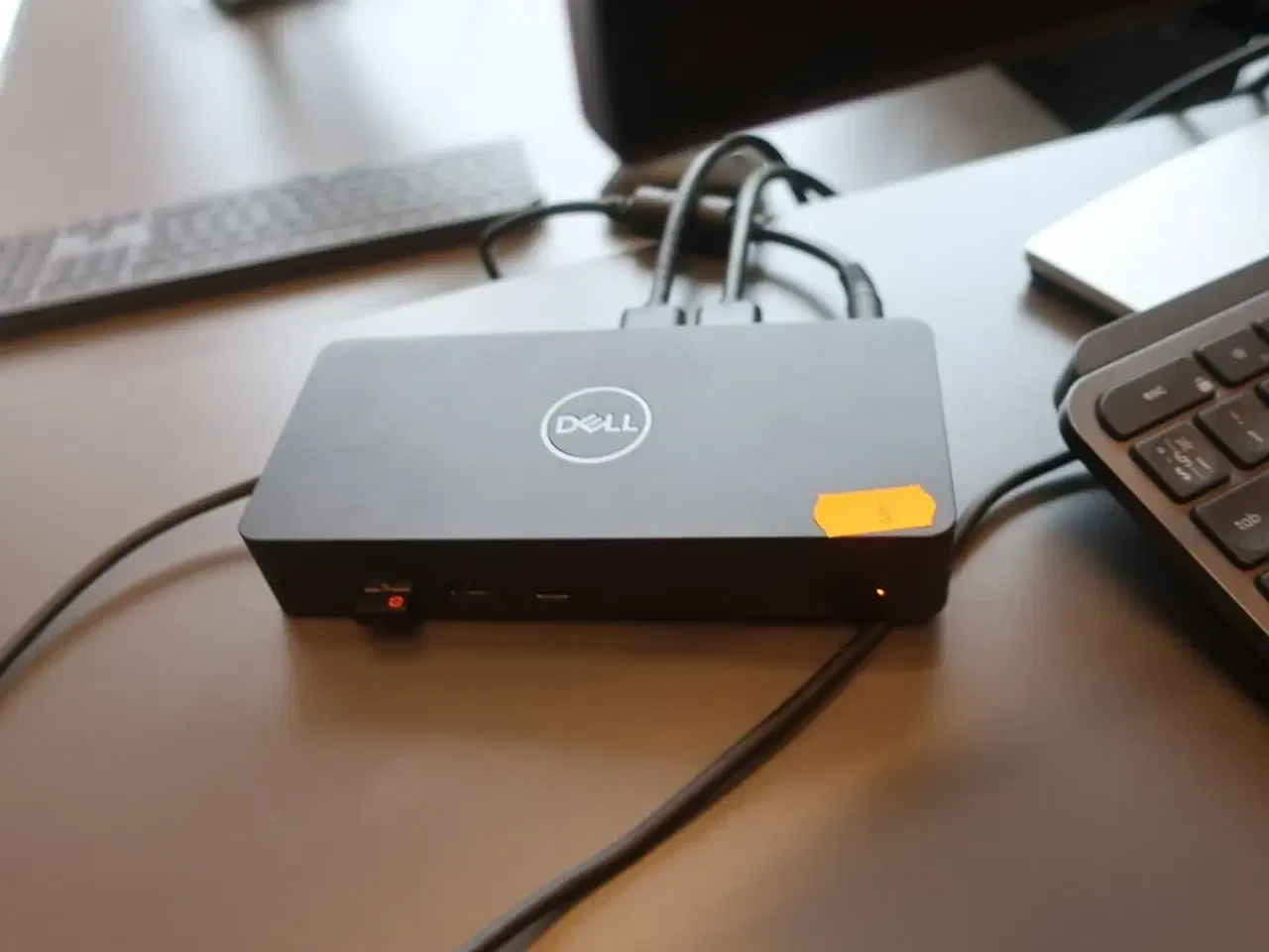 Billede 4 - 2 stk. 27" DELL skærme samt dockingstation og tastatur