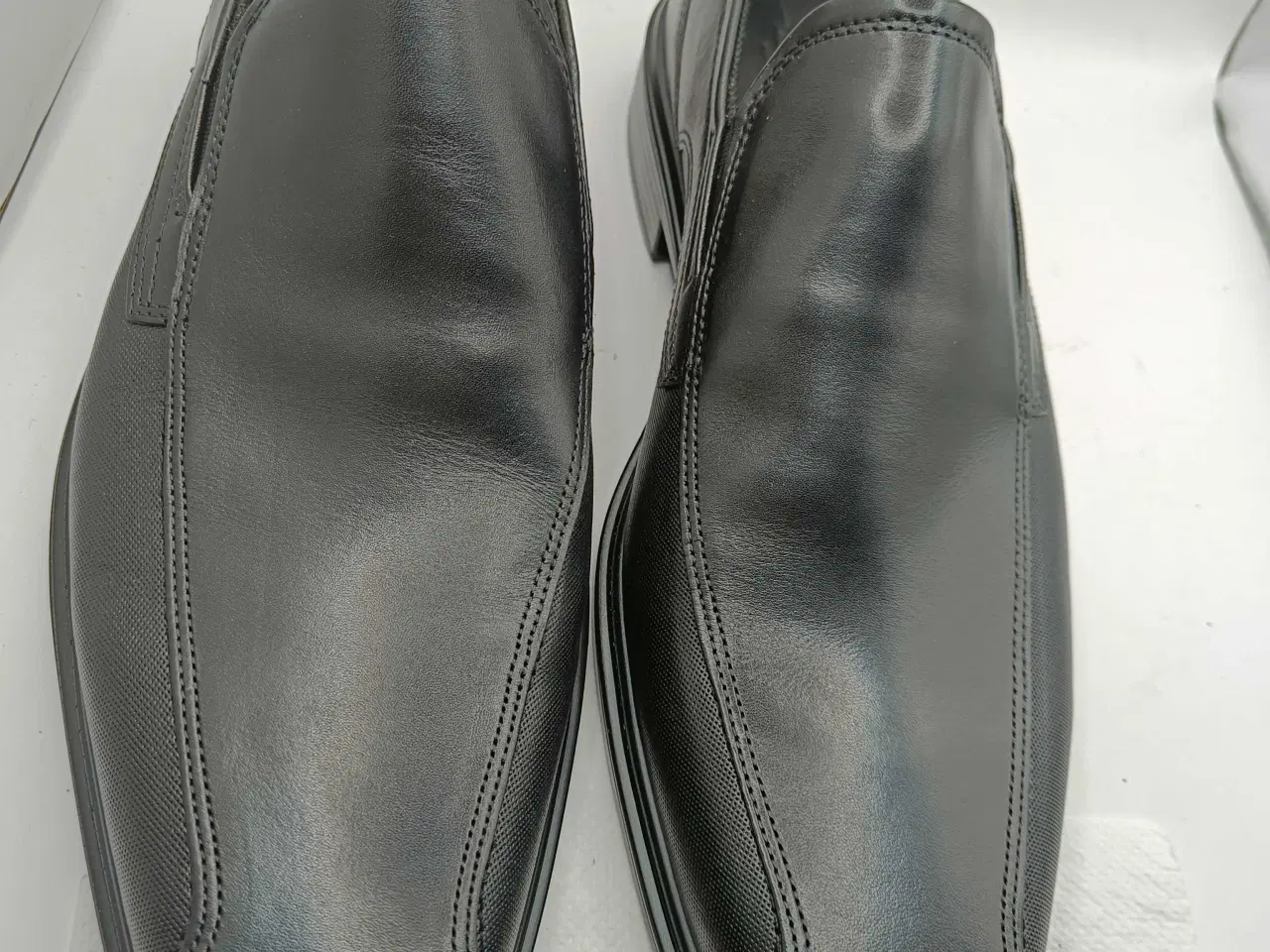 Billede 5 - Ecco sort læder sko 47str 