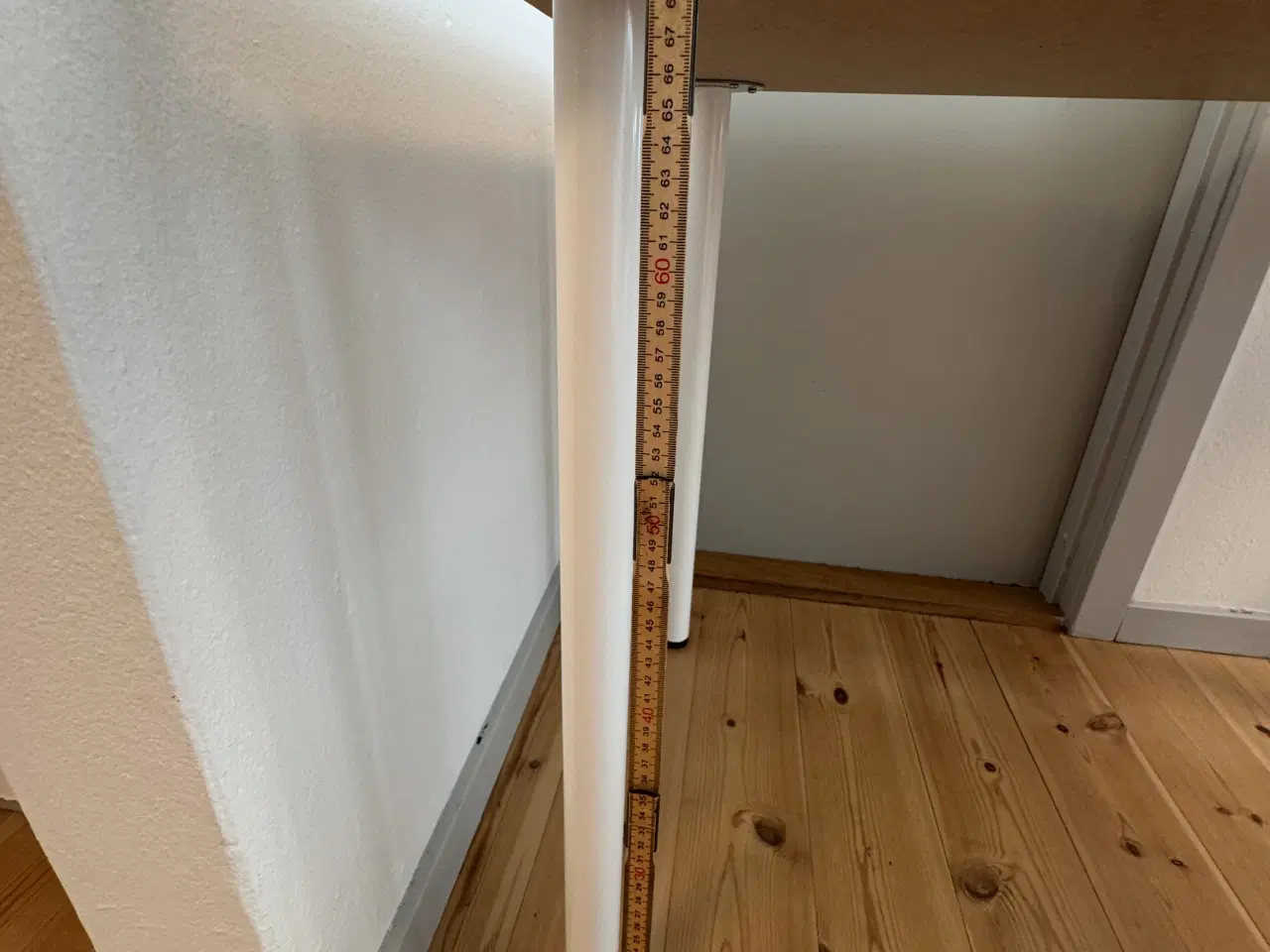 Billede 4 - IKEA Skrivebord sælges