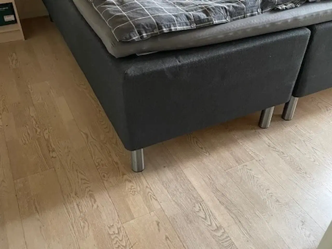 Billede 1 - 2 stk. boxmadraser med stålben 90*200 