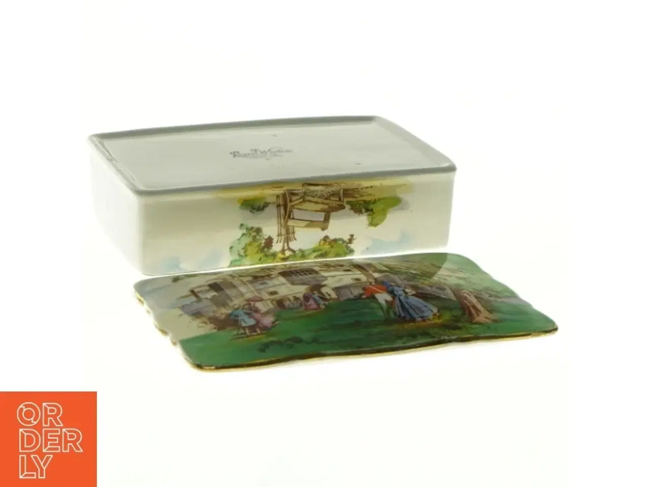 Billede 2 - Porcelænsæske med låg og landskabsmotiv fra Royal Winton (str. 13,5 x 9,5 x 4,5 cm)