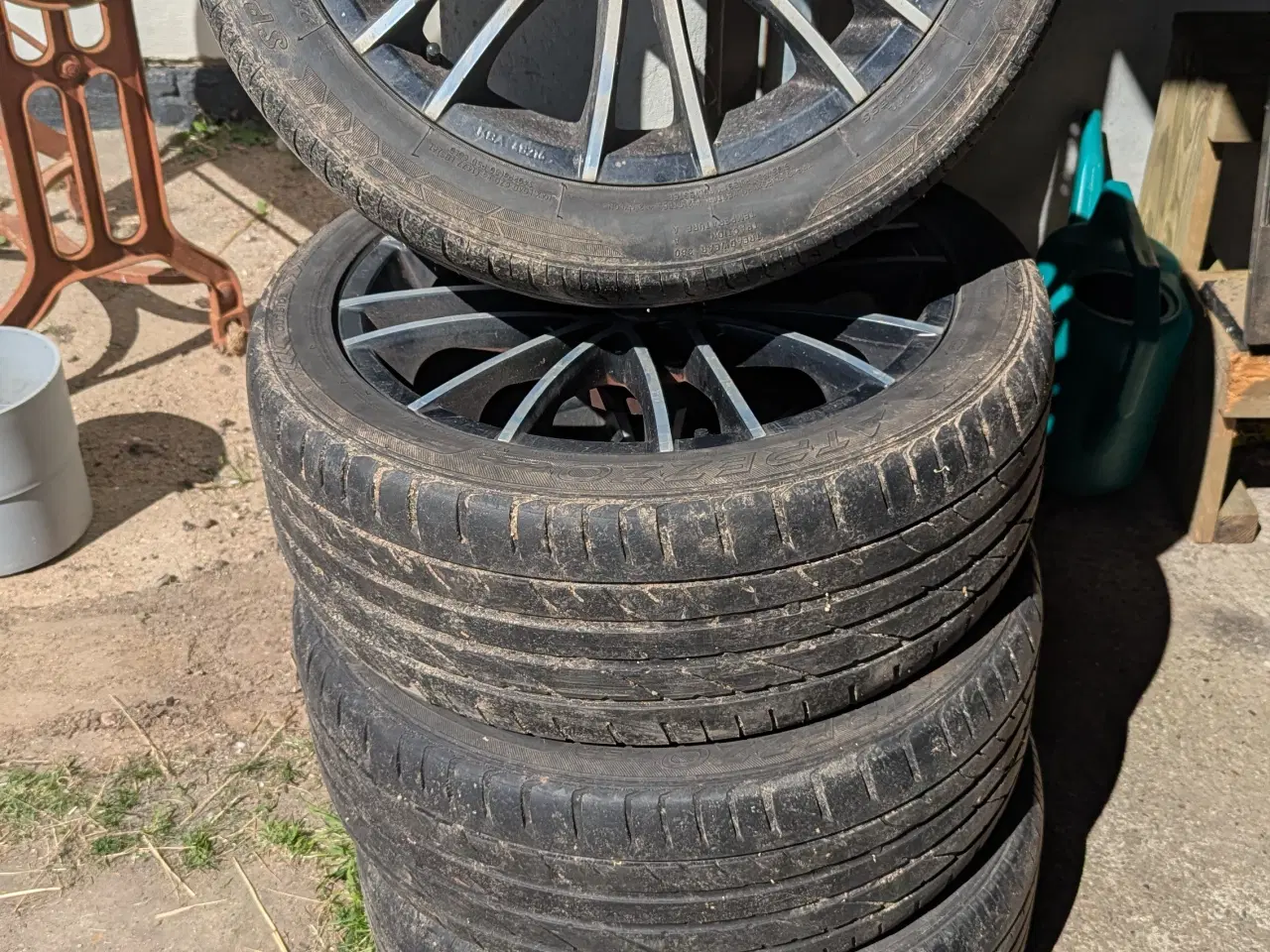 Billede 1 - Dæk sælges 