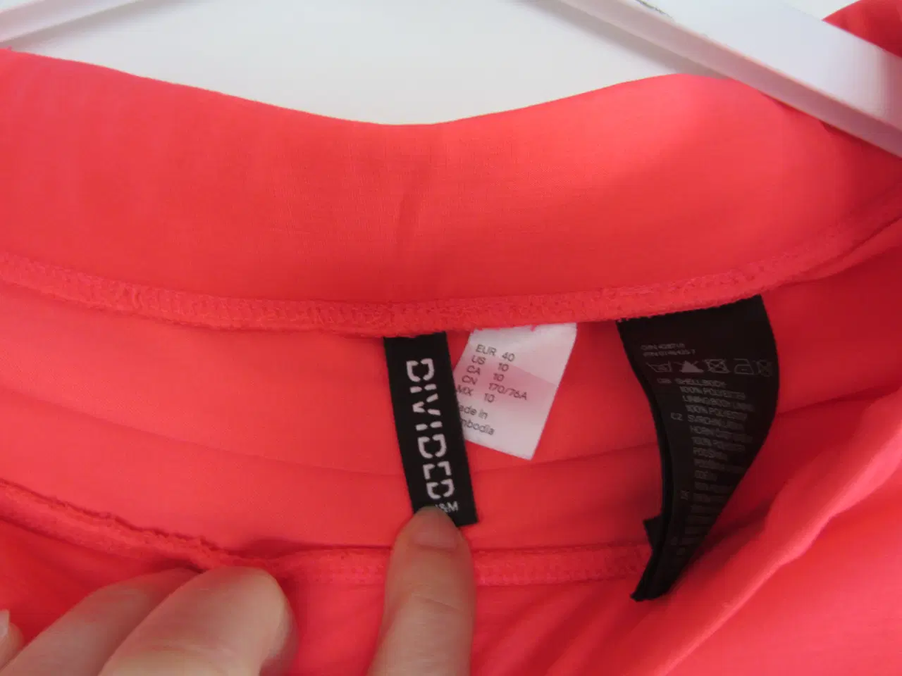 Billede 3 - Flot frisk nederdel fra H&M i str.40