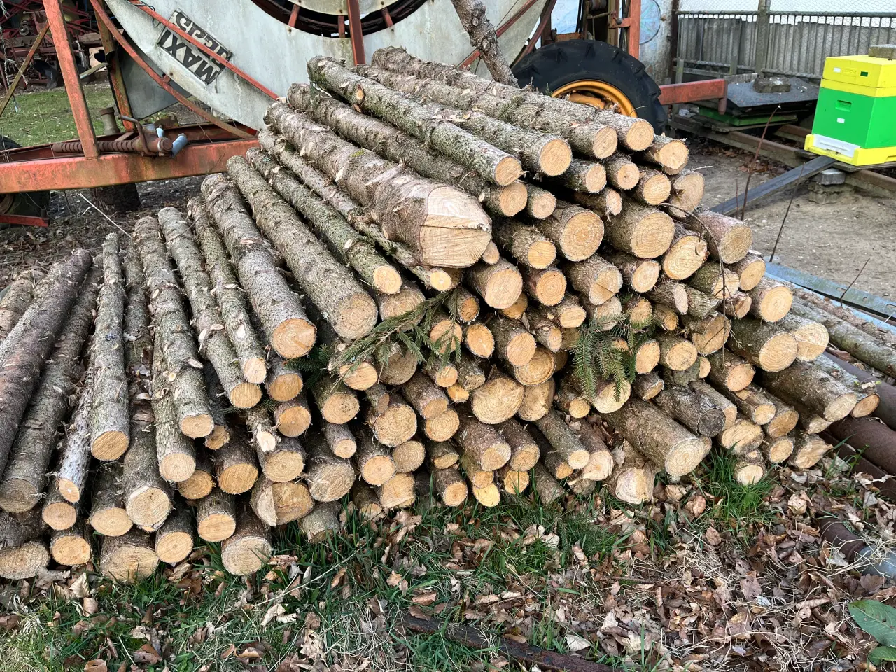 Billede 1 - Hegnspæle sælges