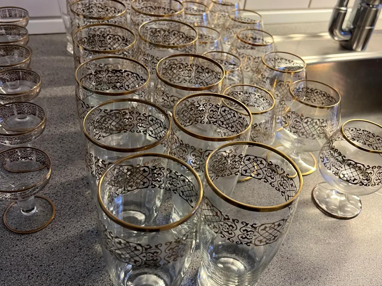 Billede 1 - Glas m guld 