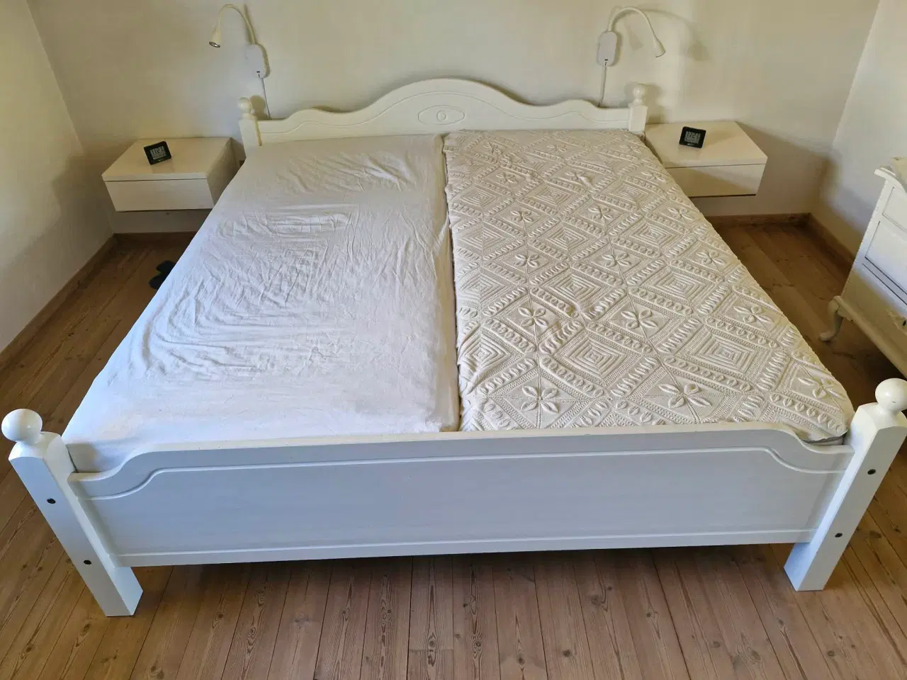 Billede 2 - Hvidmalet seng