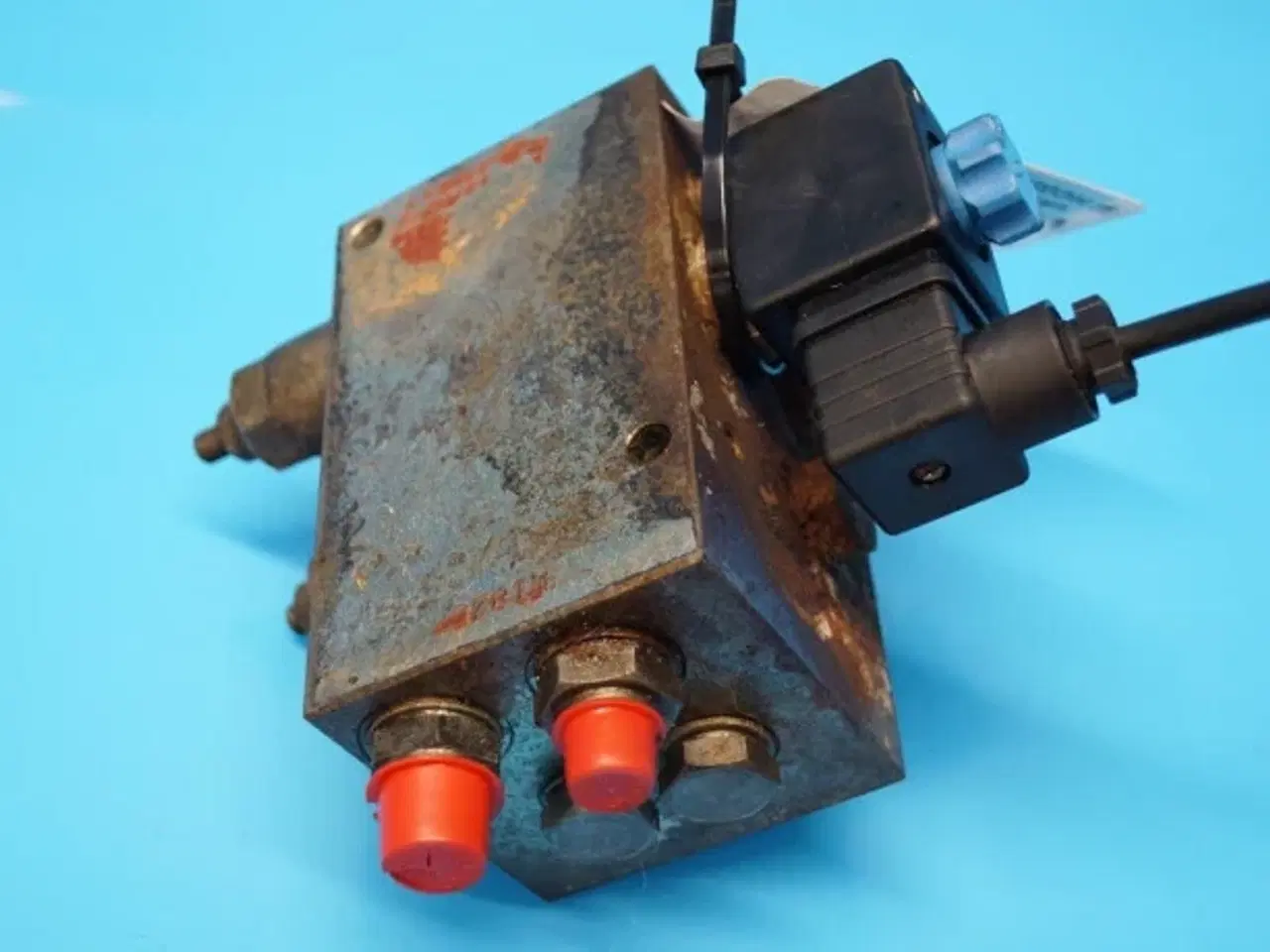 Billede 7 - Case 621D Ventilblok