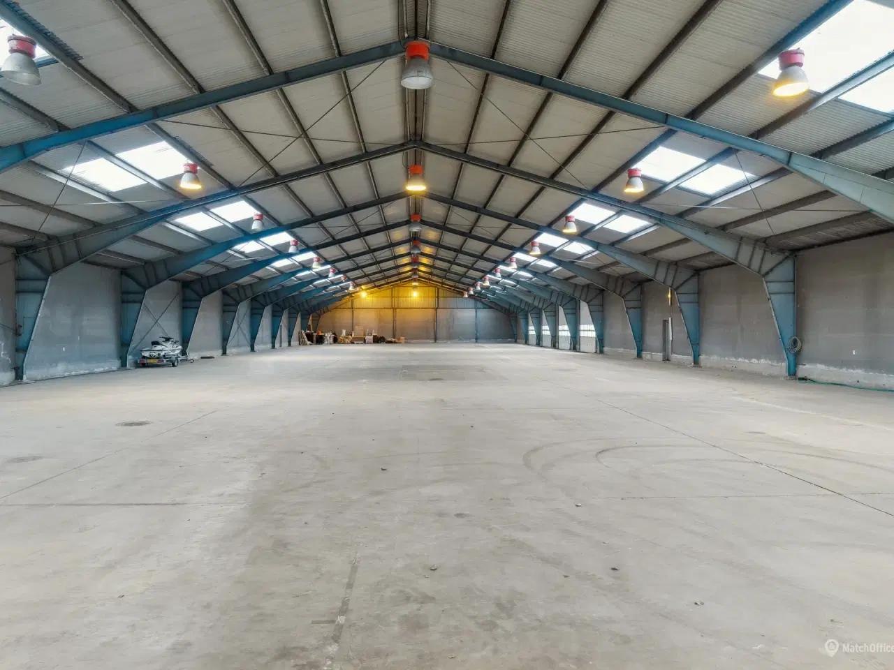 Billede 23 - 2.080 m2 logistiklejemål med 6 porte og en loftshøjde på 8 m.  beliggende i Hvidovre.
