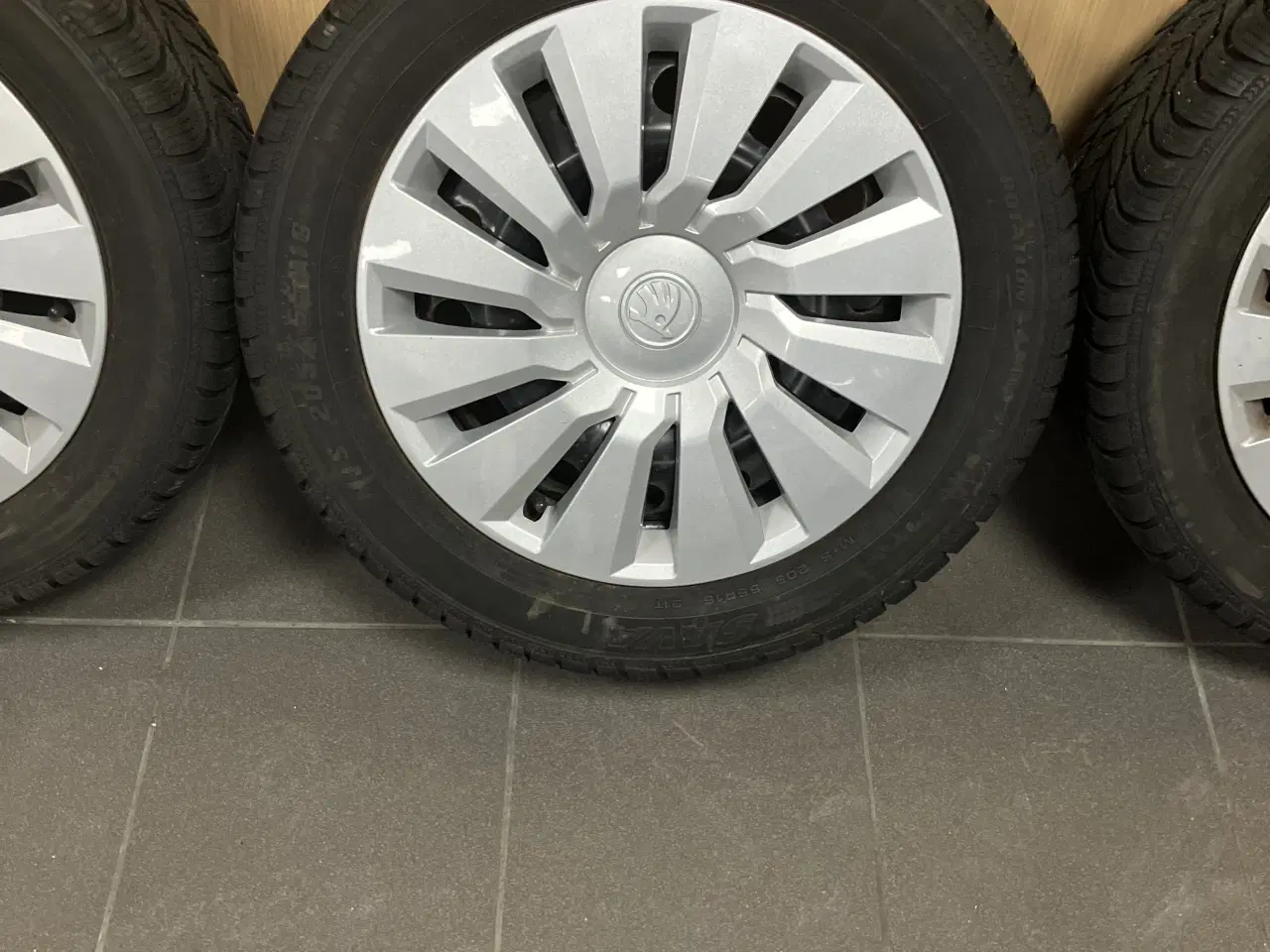 Billede 4 - Stålfælge 5 x 100 med Sava Vinterdæk 205/55R16