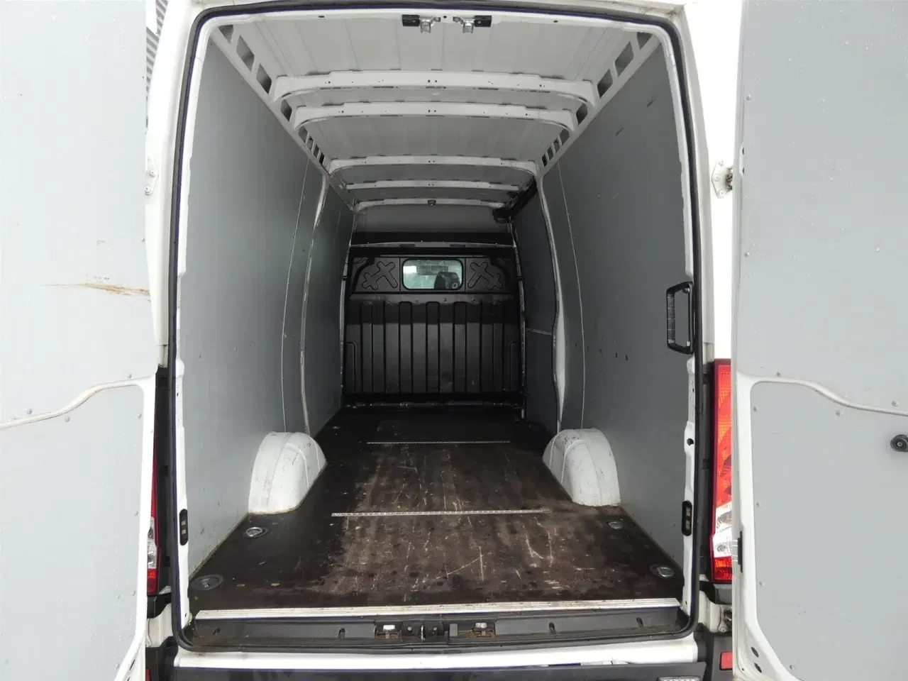 Billede 7 - Iveco Daily 35S16 12m3 2,3 D Hi-Matic 156HK Van 8g Aut.