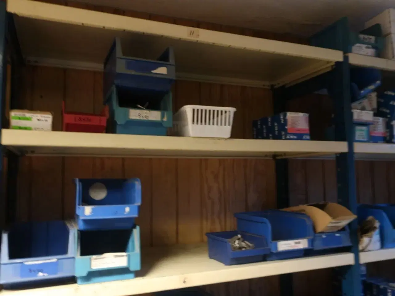 Billede 11 - 4 fag reoler inkl. indhold (se billeder)