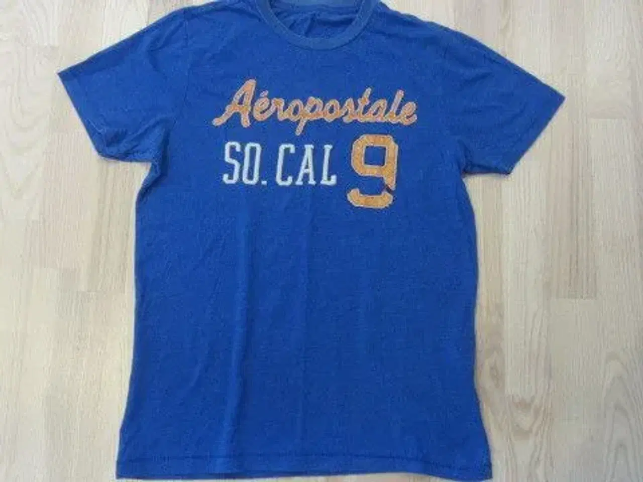 Billede 1 - Str. M, t-shirt fra "Aéropostale"