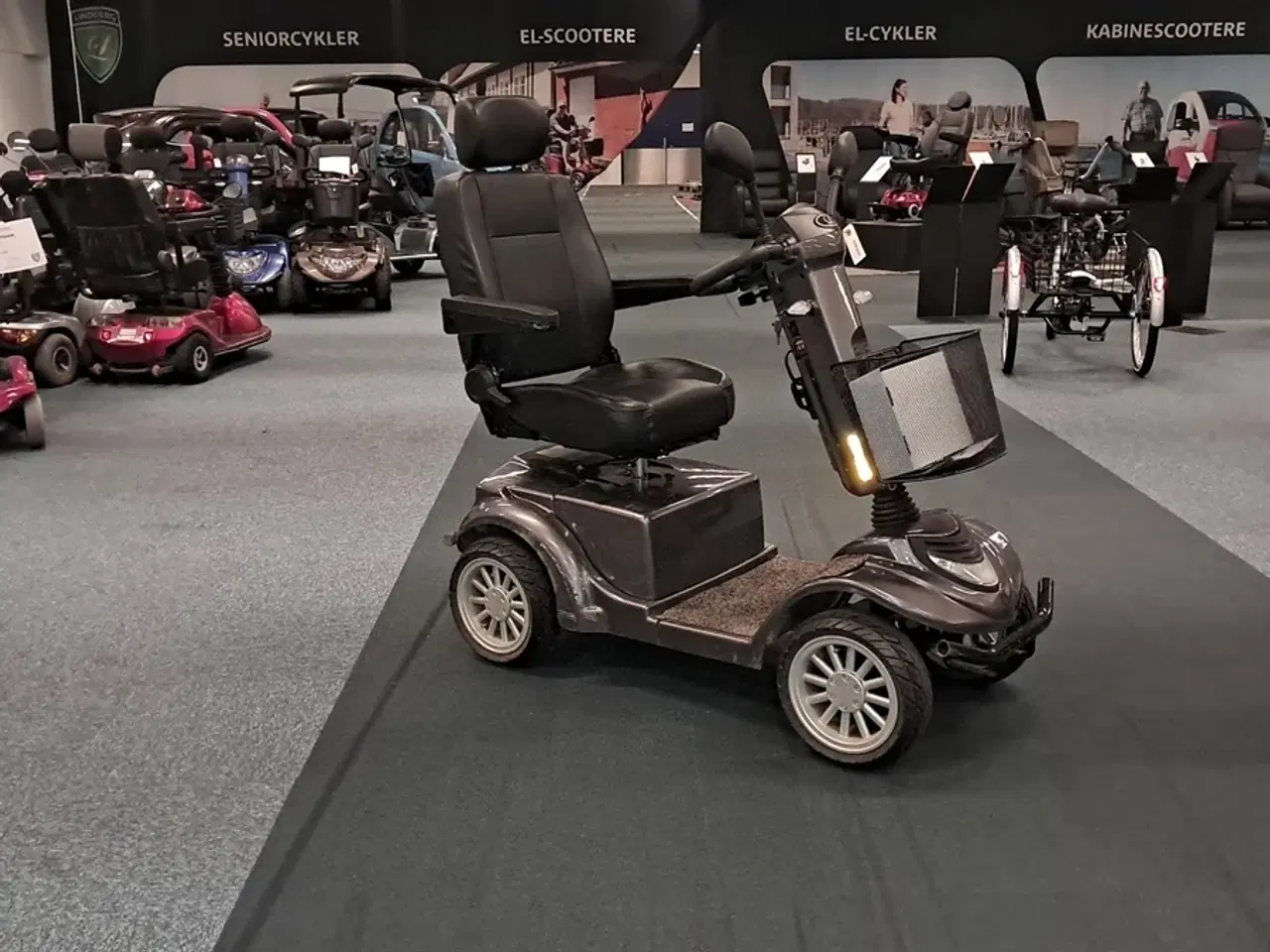 Billede 1 - LM-500 grå