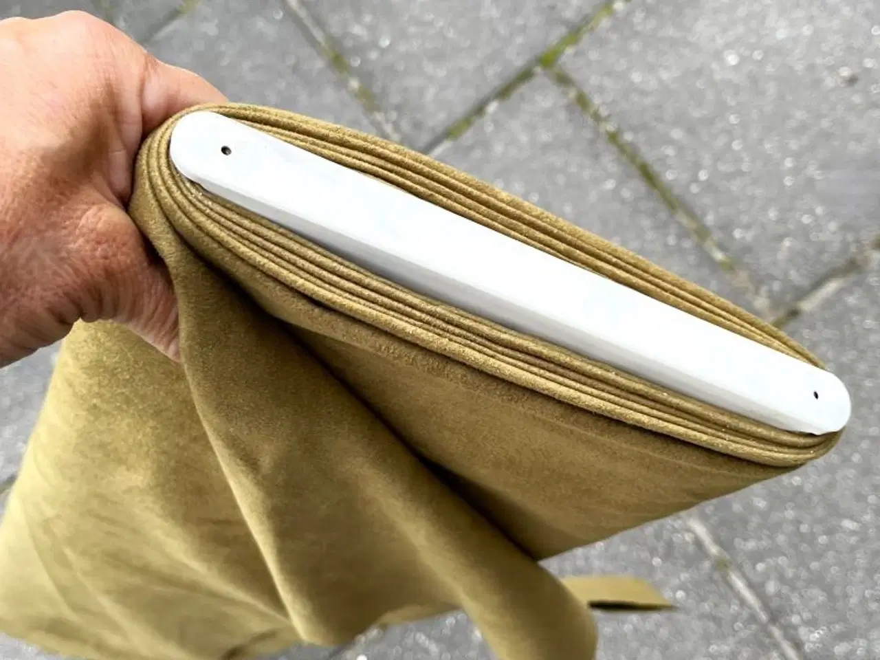 Billede 5 - Imiteret ruskind. Stof i khaki-farve