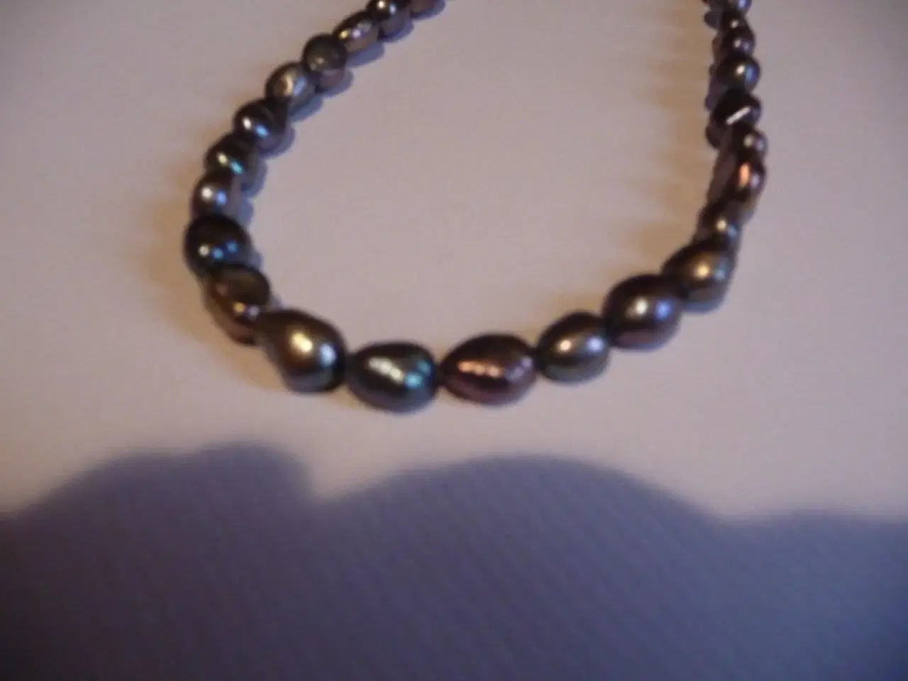 Billede 2 - halskæde af natur perler 42 cm.