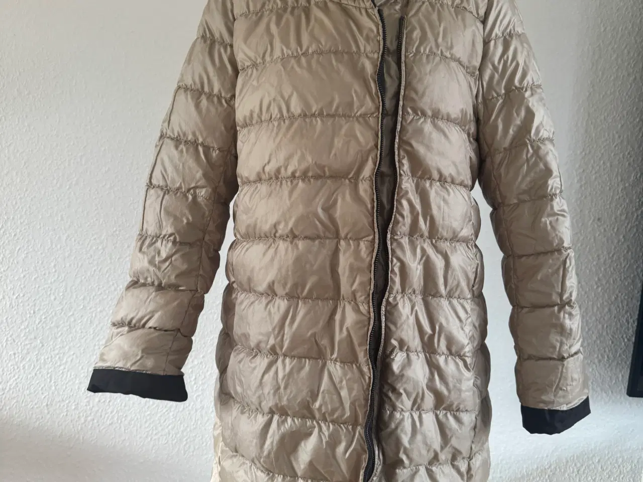 Billede 4 - Weekend Max Mara vendbar dunjakke med hætte – 
