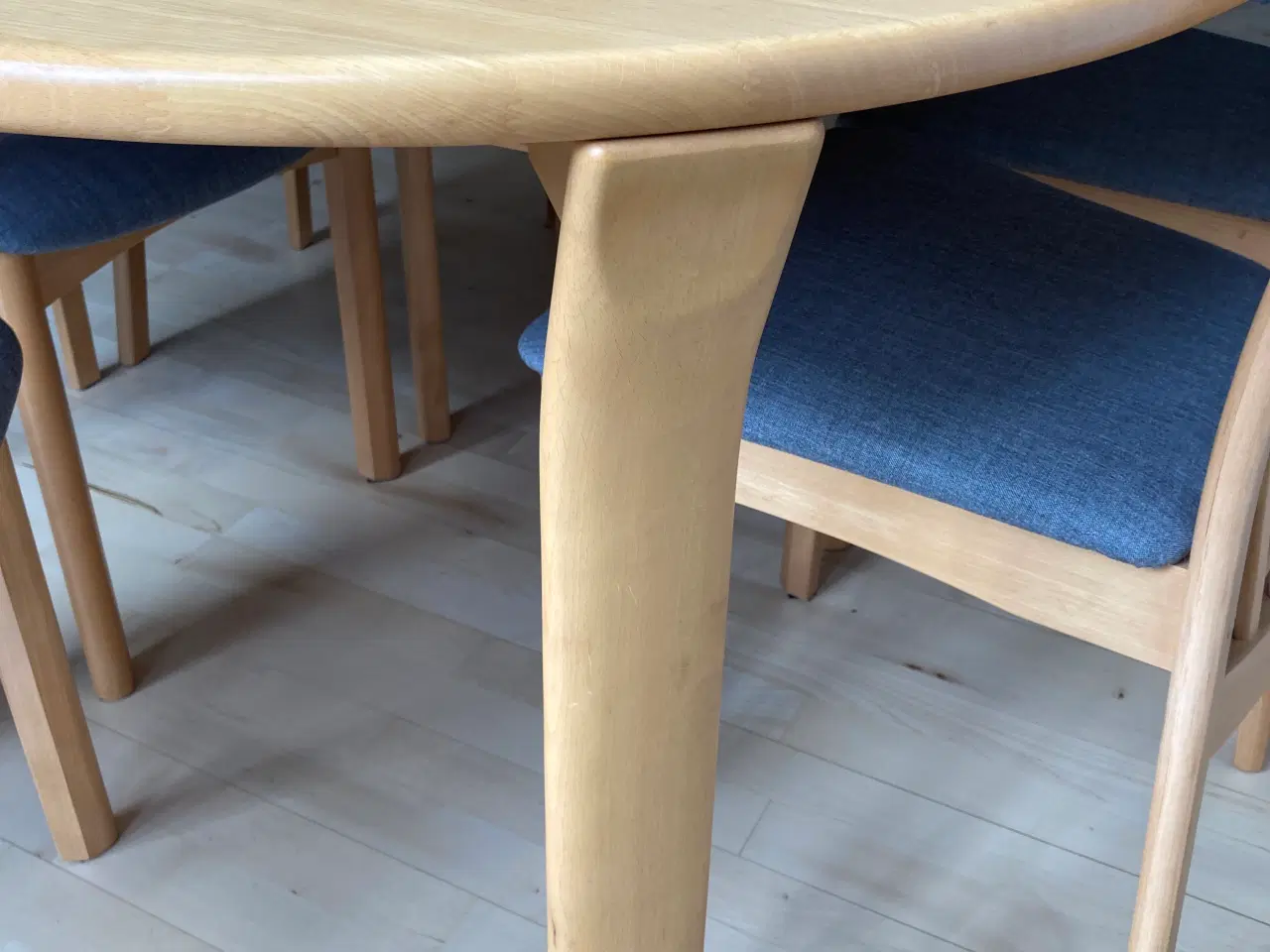 Billede 2 - Spisebord m/stole