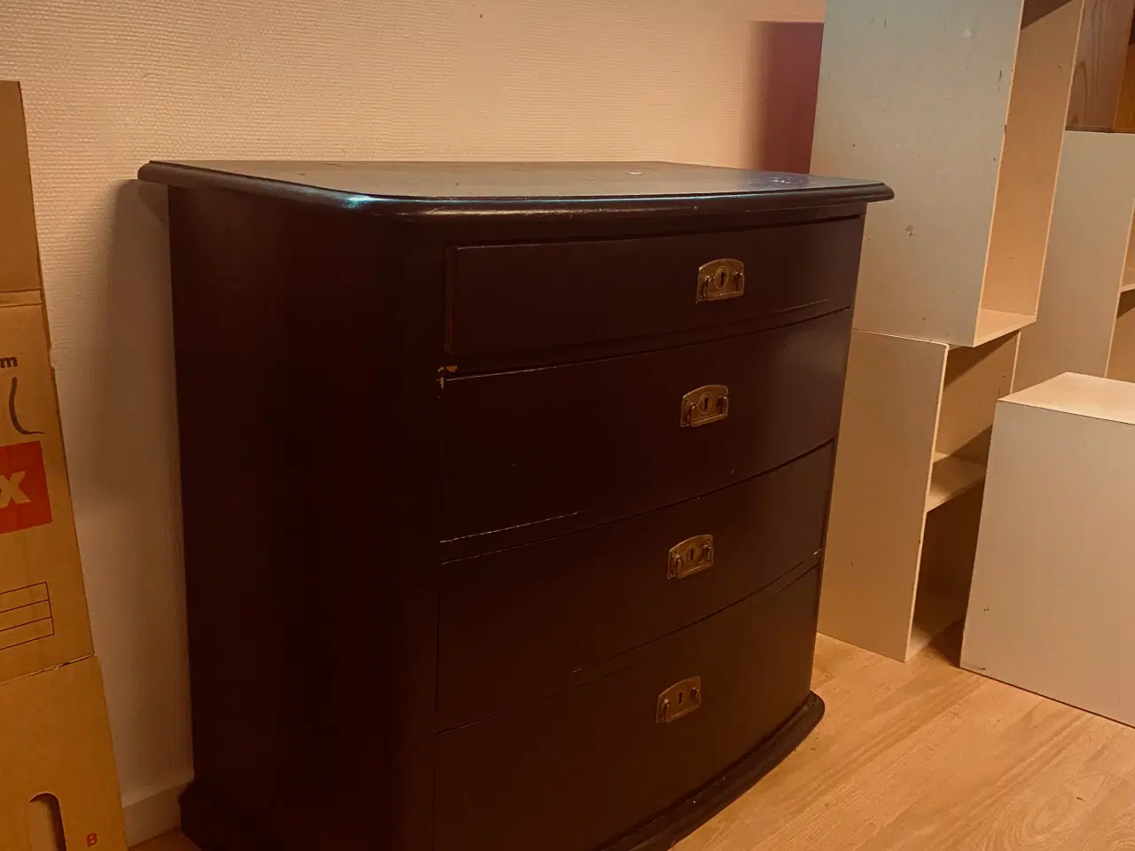Billede 1 - Mørkeblå kommode med 4 skuffer