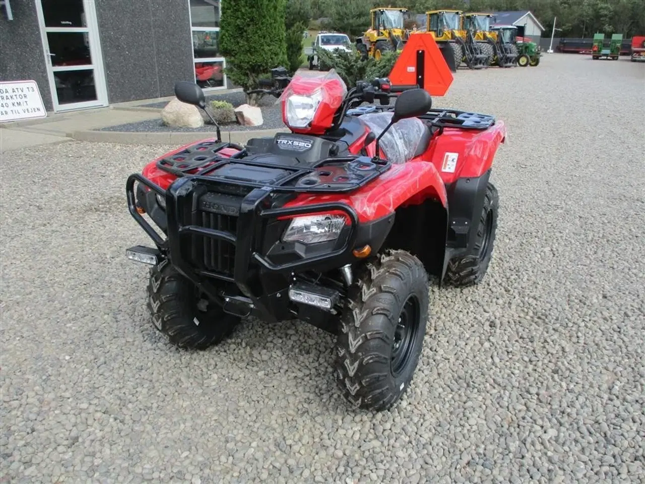 Billede 3 - Honda TRX 520 FA Traktor. STORT LAGER AF HONDA ATV. Vi hjælper gerne med at levere den til dig, og bytter gerne. KØB-SALG-BYTTE se mere på www.limas.dk