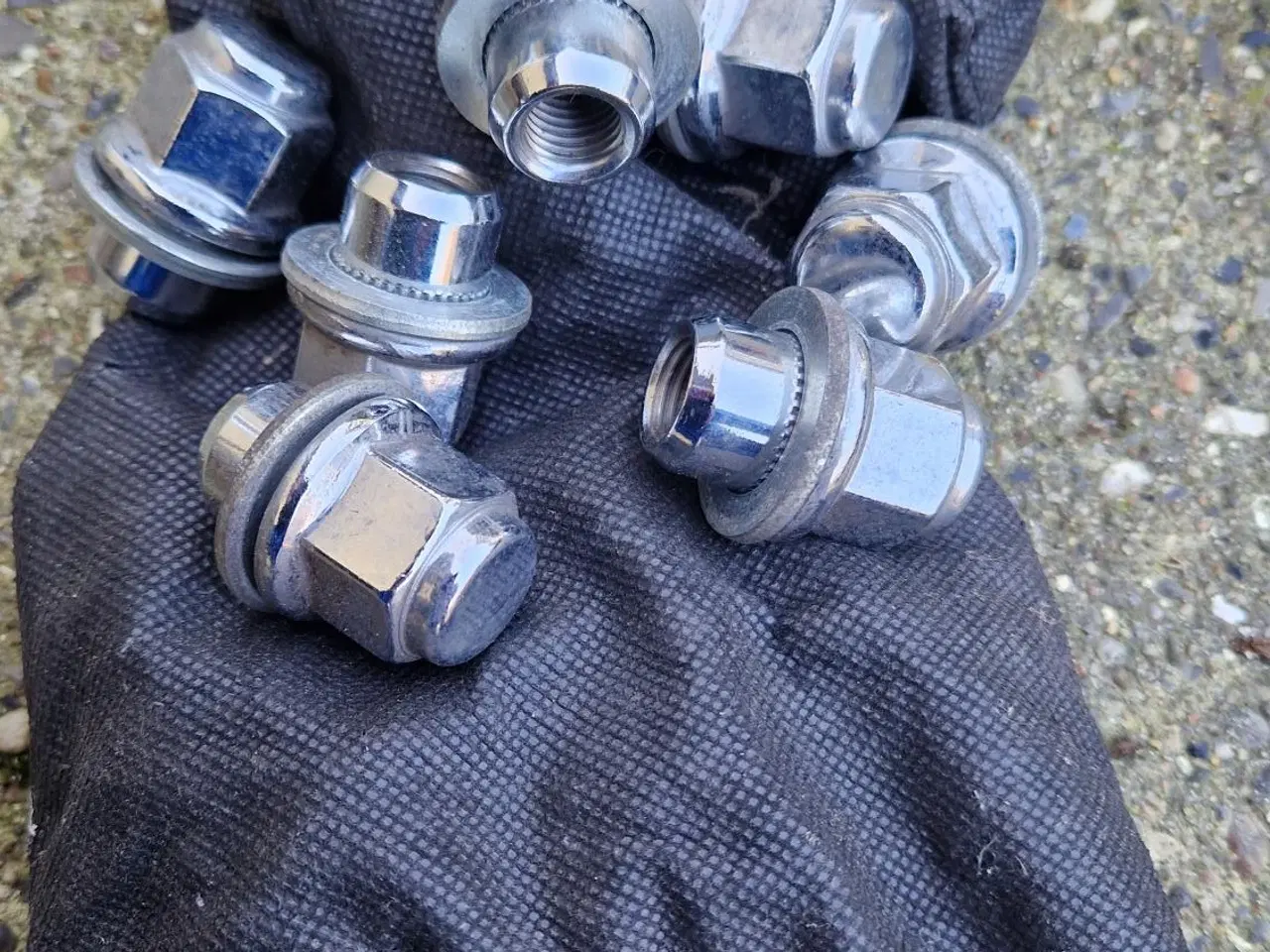 Billede 3 - Næste nye 16" sommerdæk - kun kørt 6 mdr